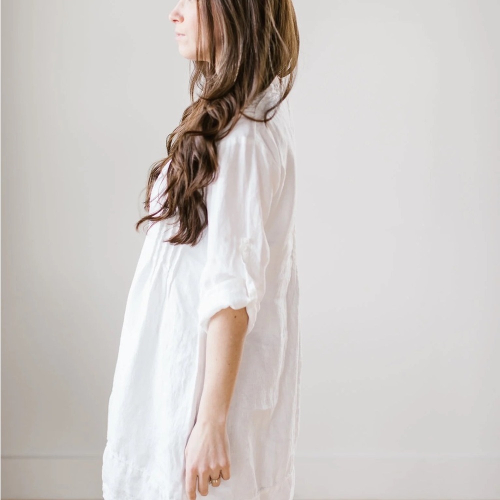 CP SHADES ~ Regina Tunic in White Linen Twill with Pintuck Pleating - Picture 2 of 12